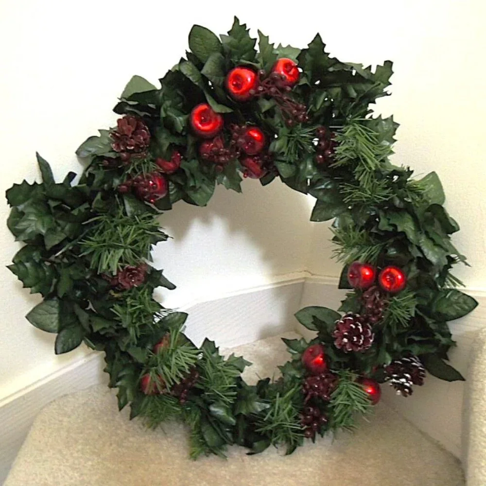 Christmas Wreath - Apples / Pine Cones / Berries / Holly Leaves / Pine Sprigs